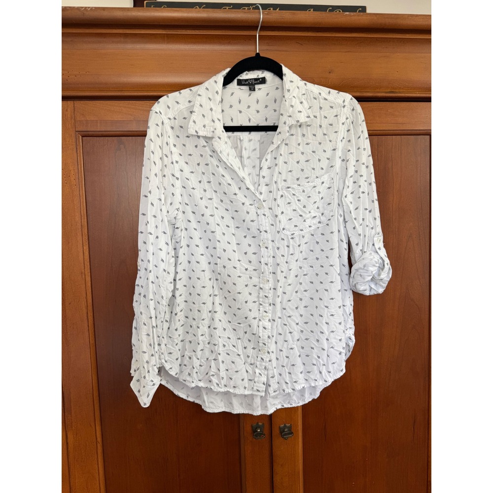 Velvet Heart White Leaf Print Roll Tab Sleeve Rayon Button Down Shirt WM's M EUC